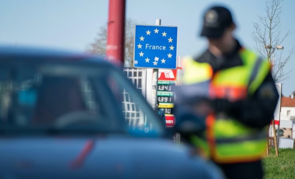 Franca kthen kontrollet kufitare. A po shkon Evropa drejt&nbsp;izolimit?