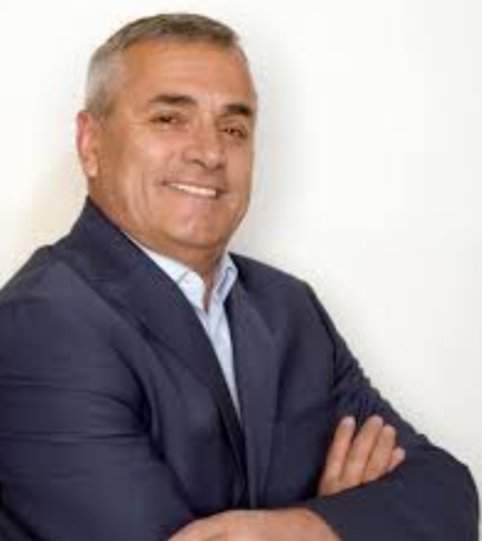 Me arrest shtëpie,por bën mbledhje në bashki,sfidon kryebashkiaku&nbsp;socialist