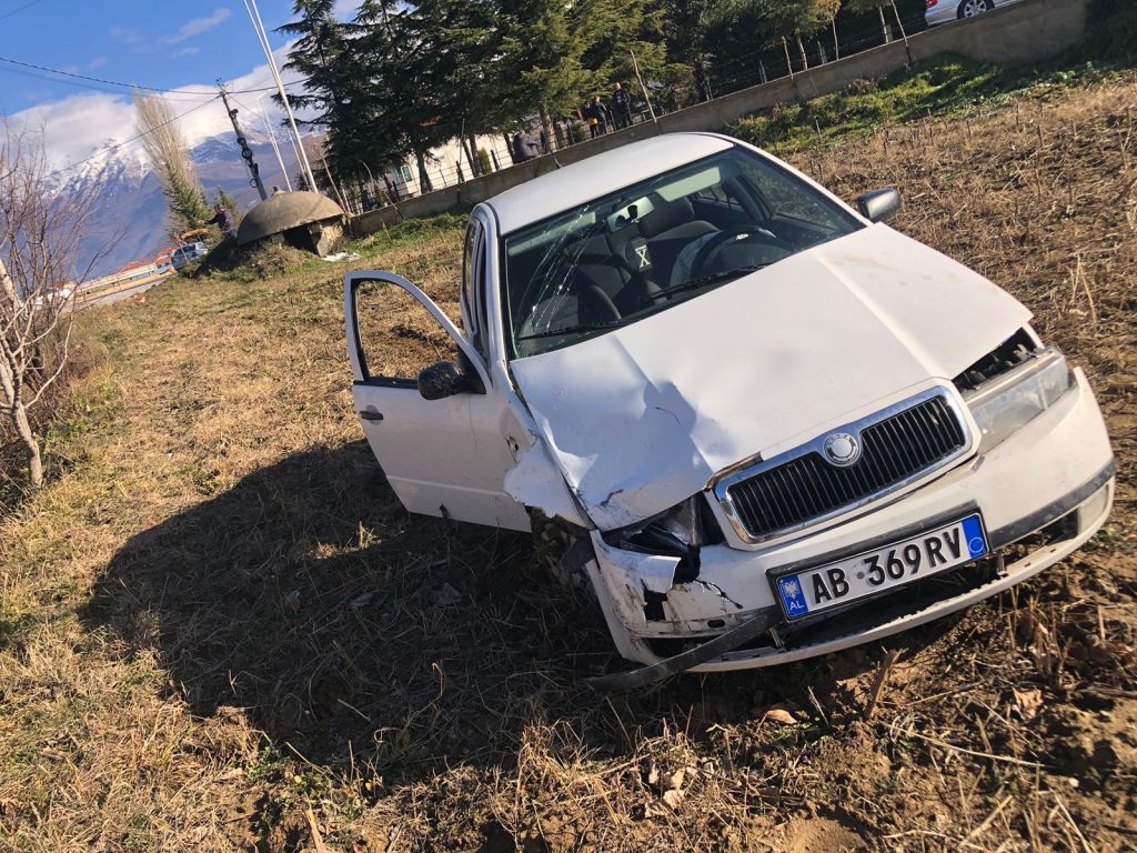 E fundit/Përplasen dy makina rrugës së Tushemishtit,ja gjendja e&nbsp;drejtuesve