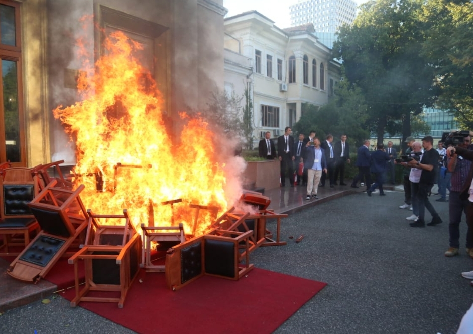 Spiropali u mban rrogën deputetëve,mësoni arsyen