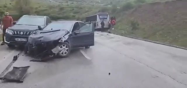 Aksident në Qafë Thane. Aksidentohen vajzat e ekipit te volejbollit te&nbsp;Skenderbeut.