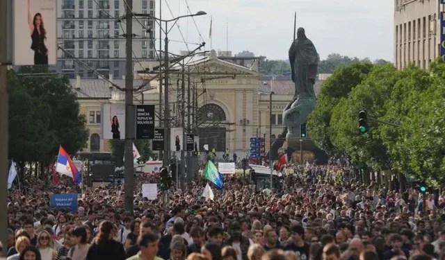 “Çohu Serbi”, nesër protestë e madhe kundër&nbsp;Vuçiç