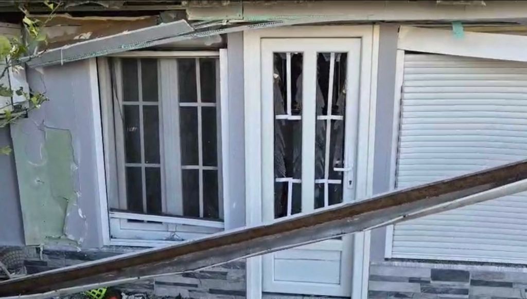 I vunë tritol shtëpisë për të përfituar azil,ja detajet e&nbsp;ngjarjes