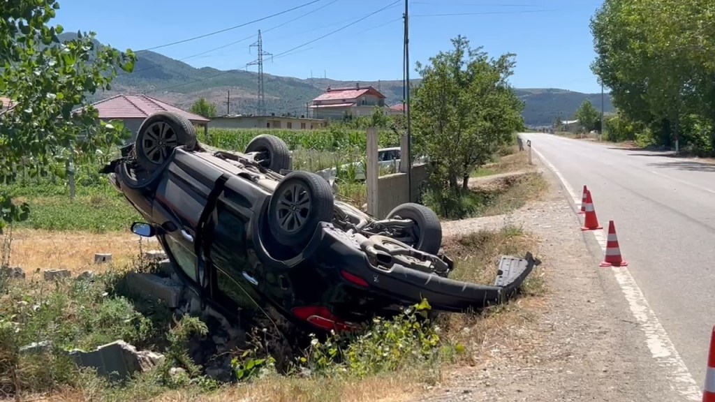 Lajm i fundit,mjeti del nga rruga në Dvoran,plagosen bashkëshortët dhe një&nbsp;këmbësore