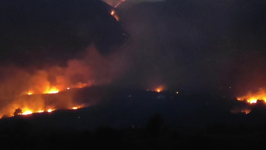 Situatë dramatike në Delvinë,zjarri afër puseve të&nbsp;naftës.