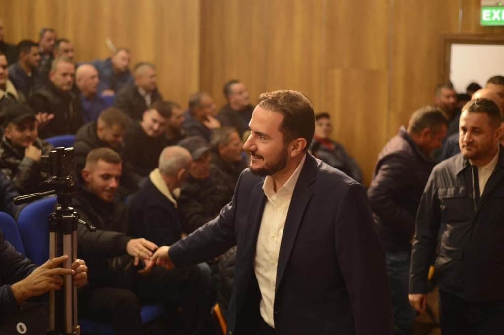 Morali politik është një frak që nuk i shkon Salianjit