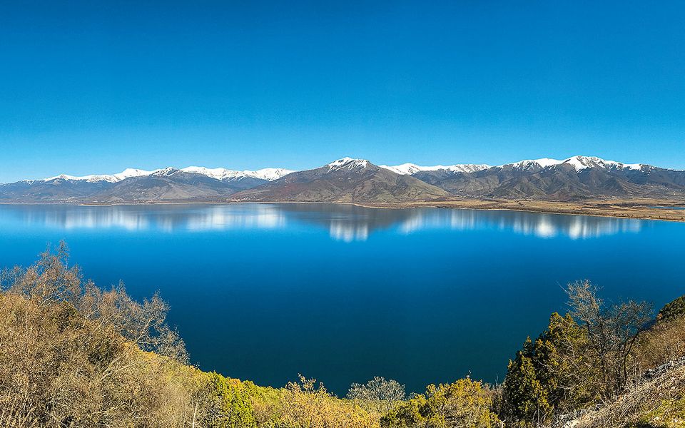 Shqipëria, Greqia dhe Maqedonia e Veriut kërkojnë të futin Prespën në UNESCO. A u pyet bashkia dhe komuniteti i Pustecit&nbsp;?